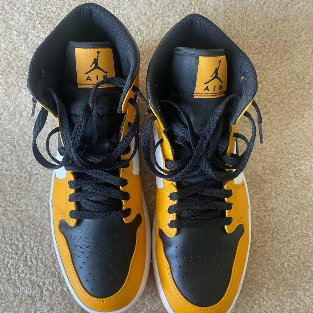 Rare Nike Air Jordan Mid Taxi‎ 2022 Black/Yellow/White Sneakers. Men size 11.5